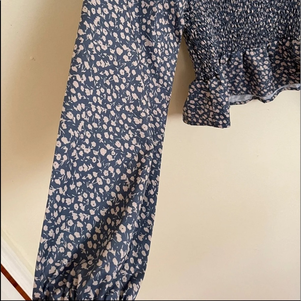 New hot top with beautiful design - Picture 2 of 7